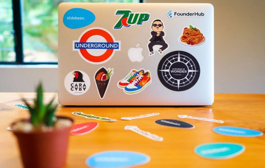 who is a graphic designer