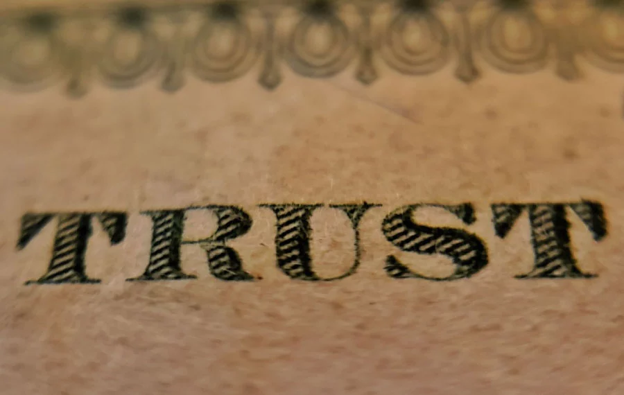 keep your mind open while work with graphic designer