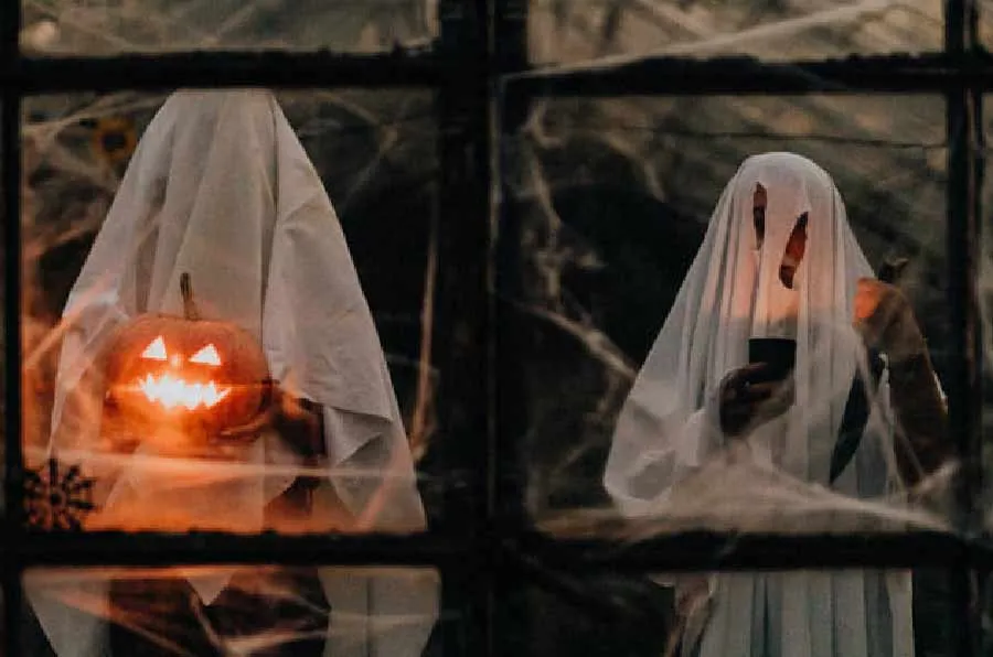 green halloween aesthetic